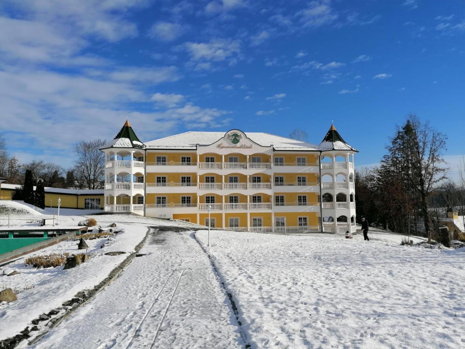 Hotel Wellnesshotel Parkschloessl Zu Ihr Adults Only Thyrnau